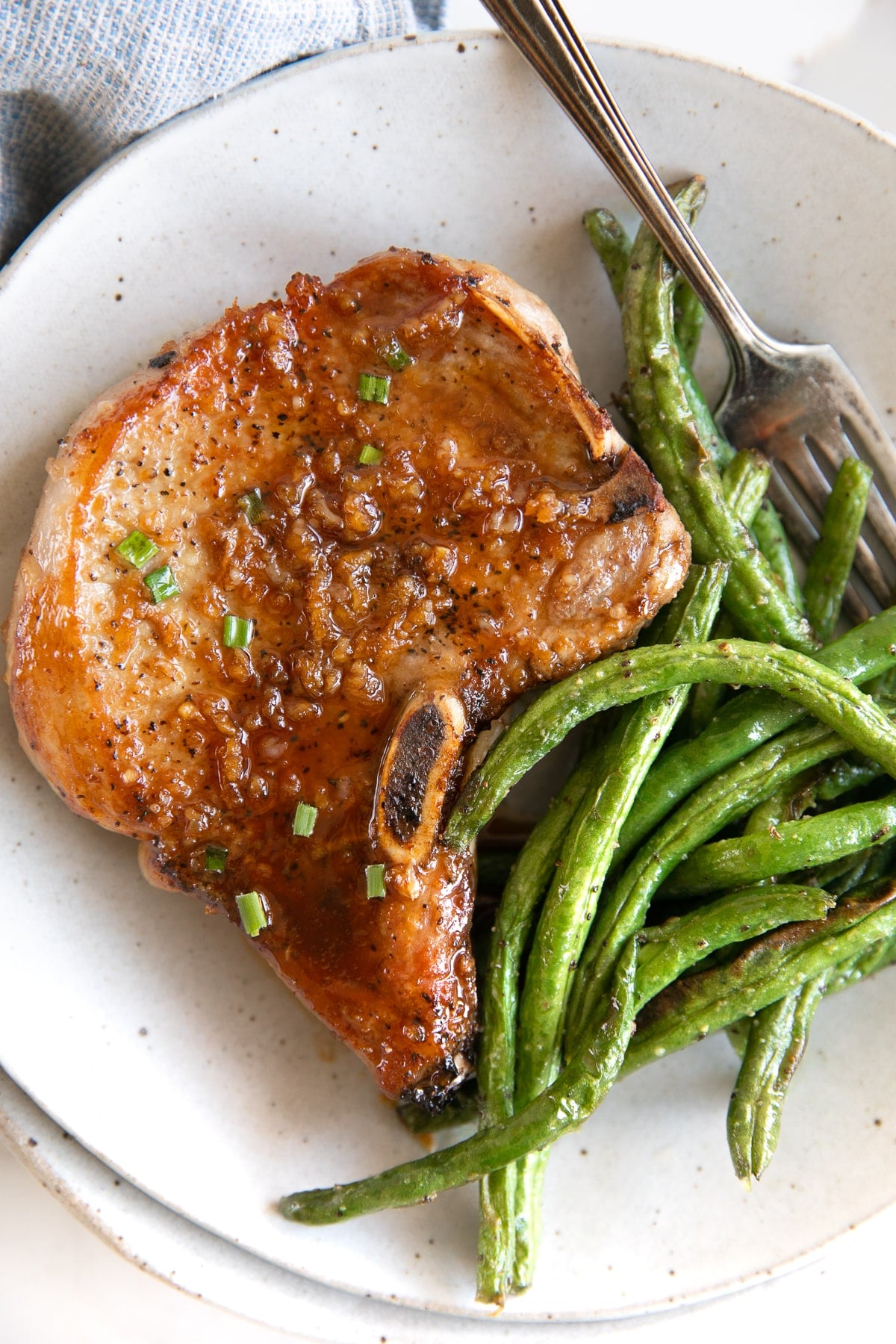 Easy Honey Garlic Pork Chops: Quick Dinner in 15 Minutes